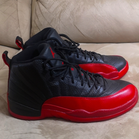 Jordan 12 Flu Game 2016 - Picture 2 of 5